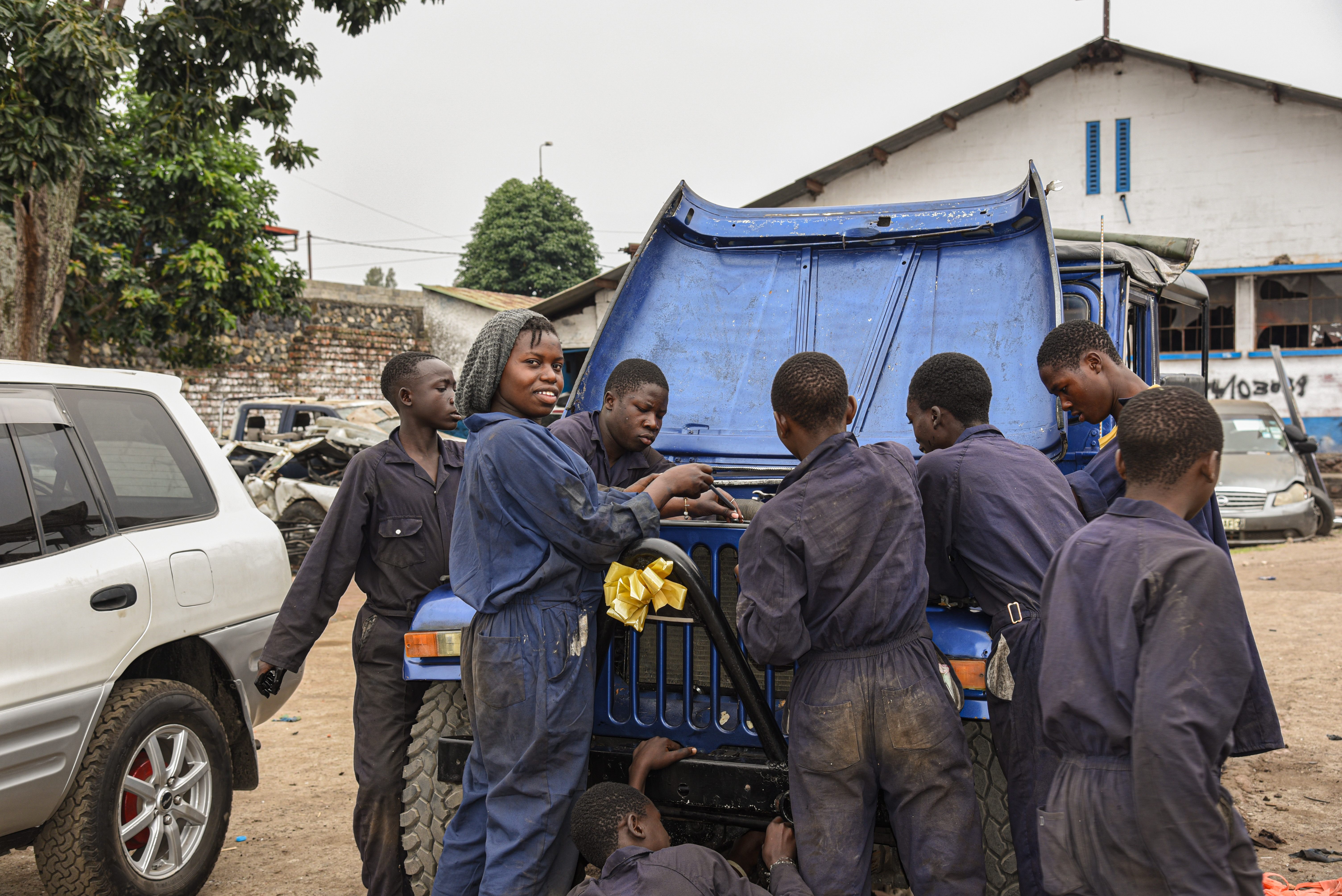 Immaculée and other trainee mechanics