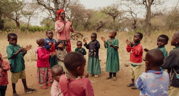 Children clapping and playing in the Kisongo Makuyuni Area Programme, Tanzania